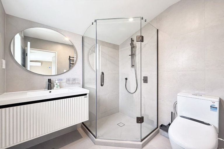 Photo of property in 6d Law Street, Torbay, Auckland, 0630