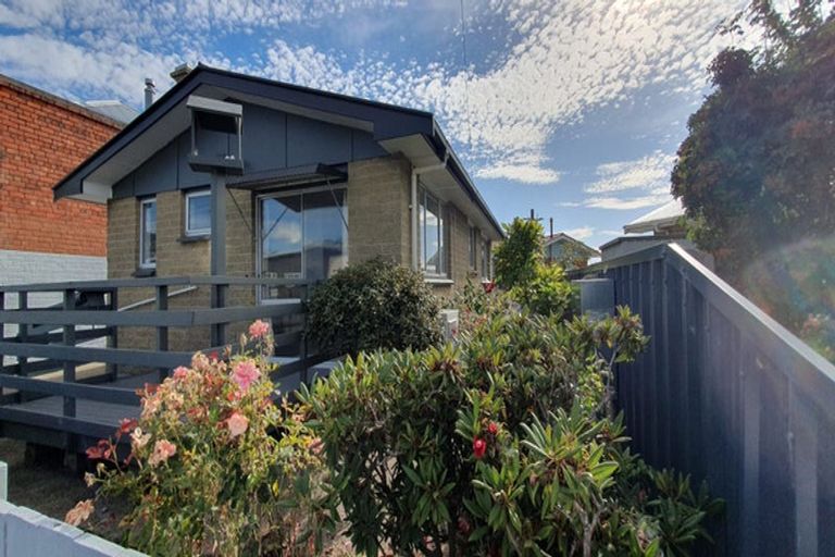 Photo of property in 17b Ruskin Terrace, Caversham, Dunedin, 9012