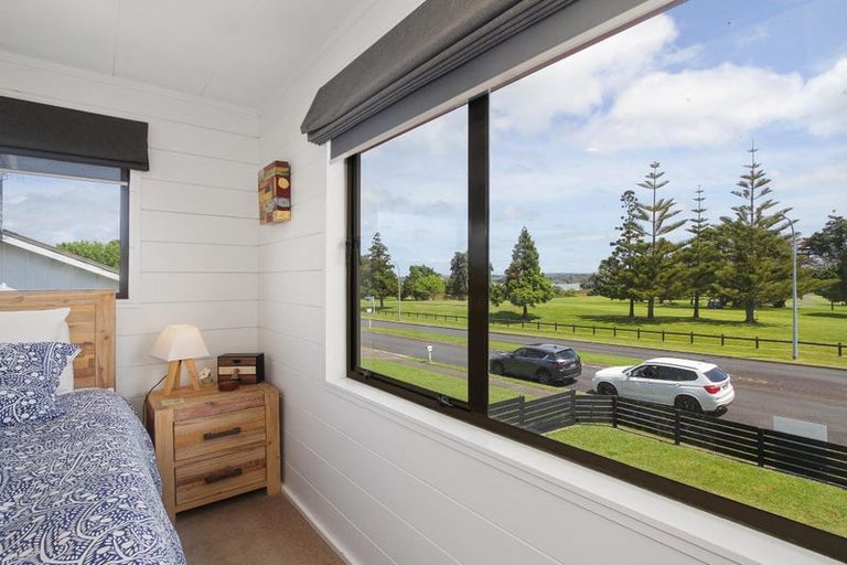 Photo of property in 3 Stella Drive, Clarks Beach, 2122