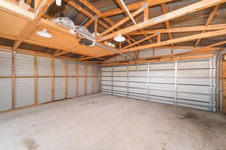 Photo of property in 71 Rhodes Drive, Kelvin Grove, Palmerston North, 4414