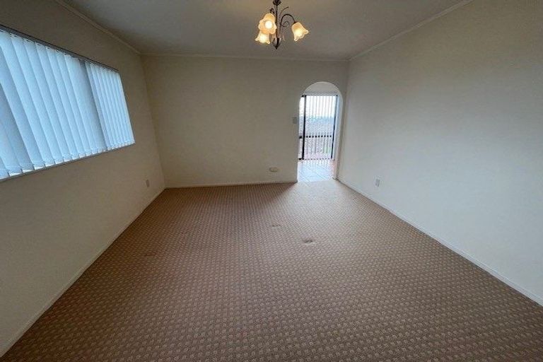 Photo of property in 1 Kincraig Place, Highland Park, Auckland, 2010