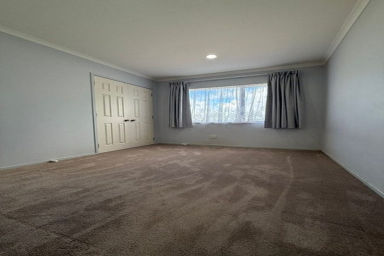 Photo of property in 54 Ridge Road, Howick, Auckland, 2014