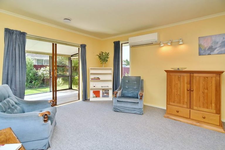 Photo of property in 2/57 Reynolds Avenue, Bishopdale, Christchurch, 8053