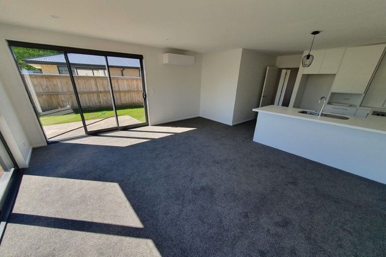 Photo of property in 12 Fairbairn Close, Halswell, Christchurch, 8025