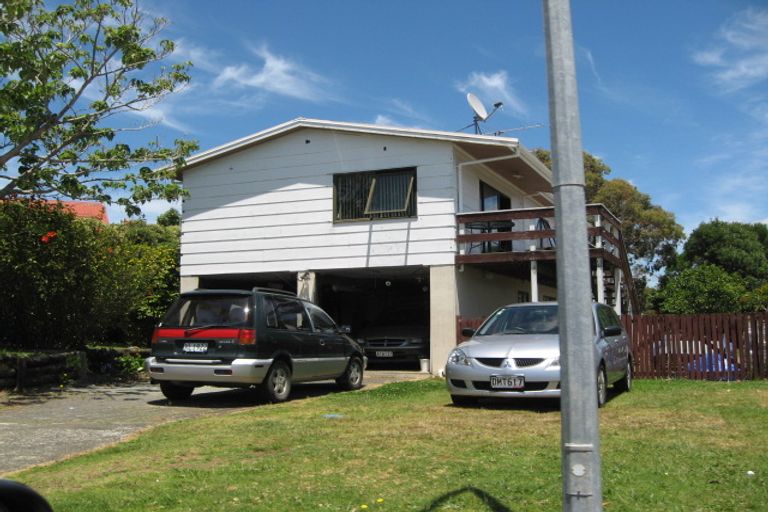 Photo of property in 15 Leaming Place, Clarks Beach, 2122