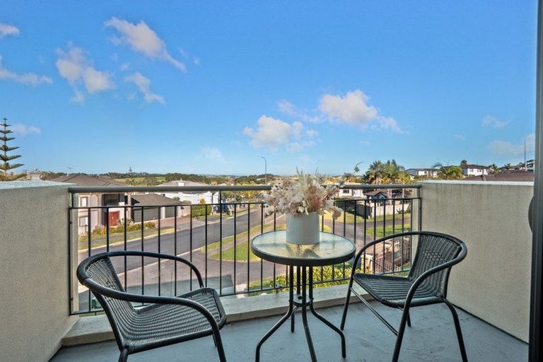 Photo of property in 48 Killybegs Drive, Pinehill, Auckland, 0632