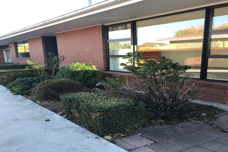 Photo of property in 1/5 Rhyl Place, Bryndwr, Christchurch, 8053