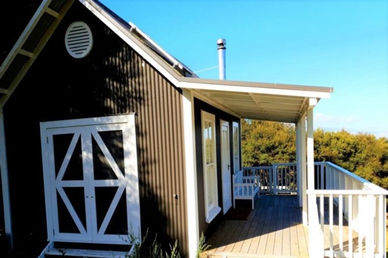 Photo of property in 400 Riverside Road, Martinborough, Carterton, 5792