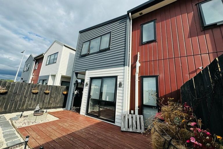 Photo of property in 5 Kairakau Street, Takanini, 2110