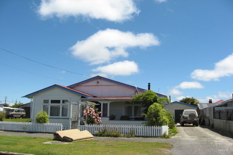 Photo of property in 4 Webb Street, Westport, 7825