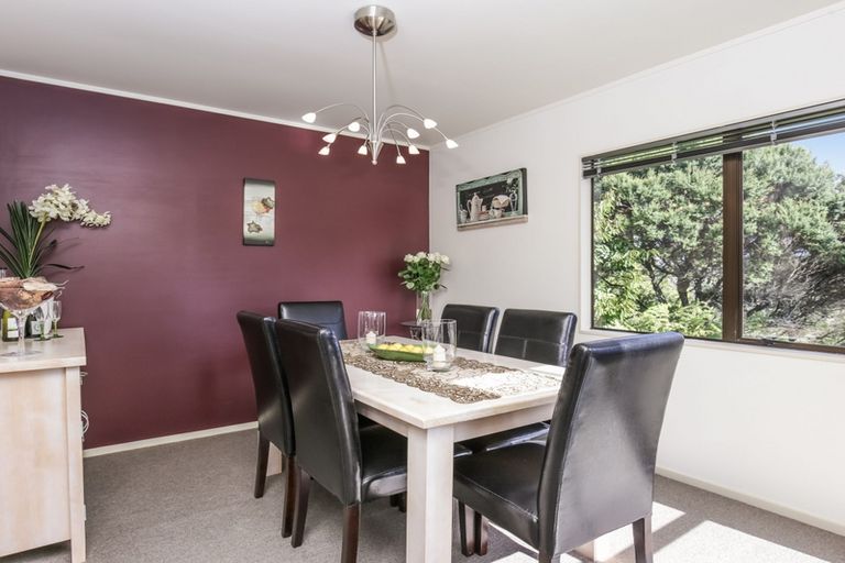 Photo of property in 2/36 Takapu Street, Henderson, Auckland, 0612