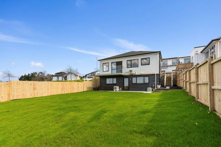 Photo of property in 85b Lake Panorama Drive, Henderson Valley, Auckland, 0614