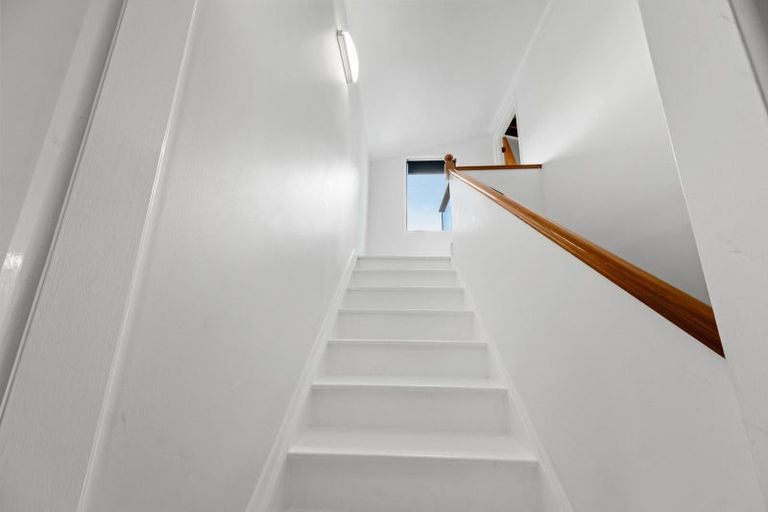 Photo of property in 17 Ballantrae Place, Highlands Park, New Plymouth, 4312