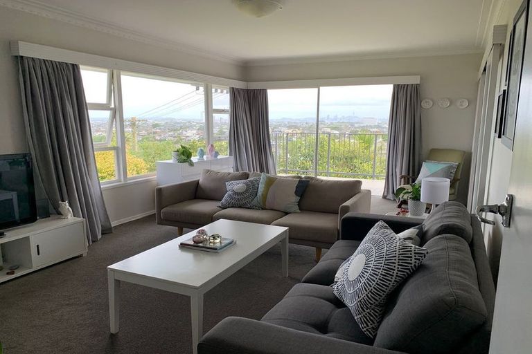 Photo of property in 1/4 Dewsbury Terrace, Castor Bay, Auckland, 0620