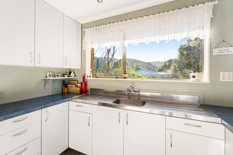 Photo of property in 1/21 Roband Crescent, Brown Owl, Upper Hutt, 5018