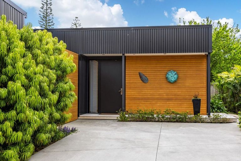 Photo of property in 59 The Circle, Manly, Whangaparaoa, 0930