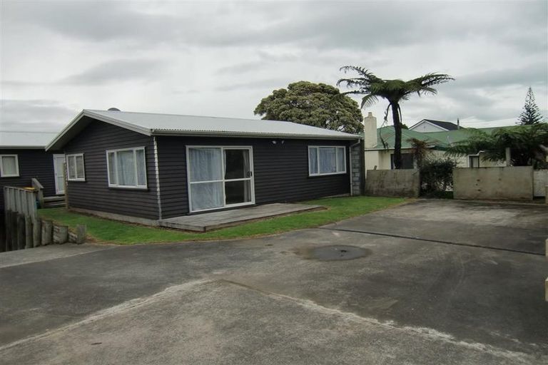 Photo of property in 85 Ngamotu Road, Spotswood, New Plymouth, 4310