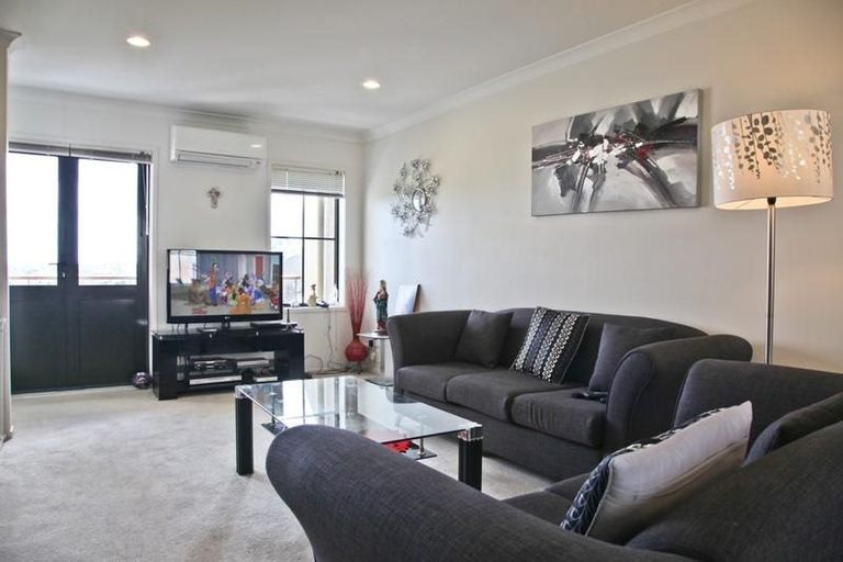 Photo of property in 11/97b Mokoia Road, Birkenhead, Auckland, 0626