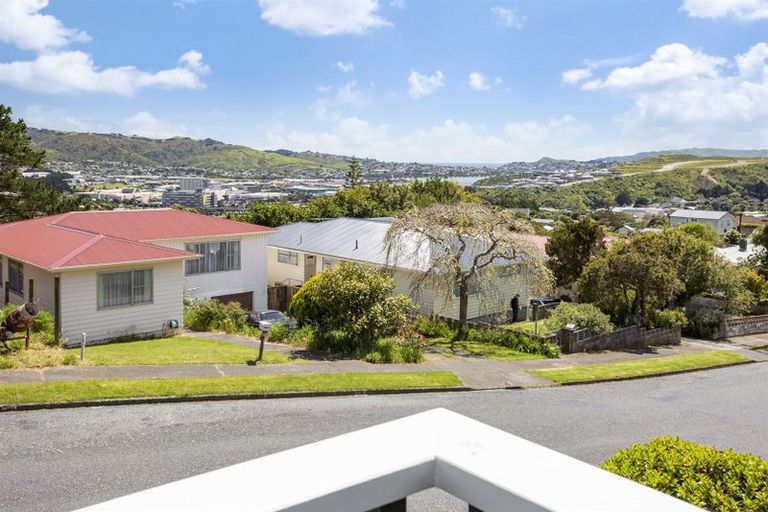 Photo of property in 37 Ernest Street, Ranui, Porirua, 5024
