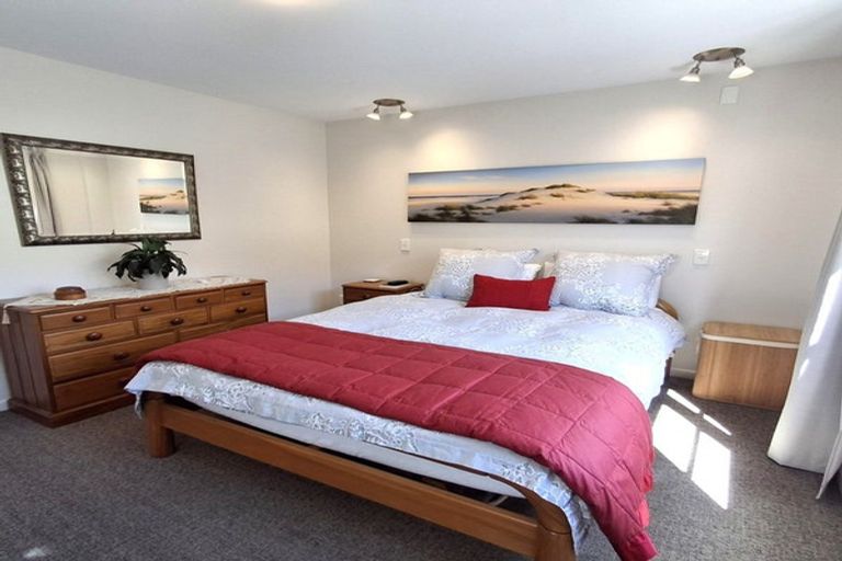 Photo of property in Westhaven Apartments, 20/127 Molesworth Street, Thorndon, Wellington, 6011