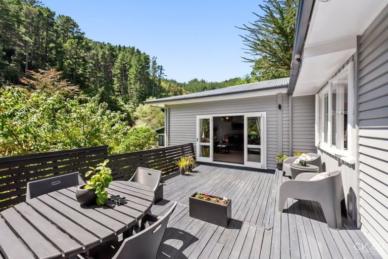 Photo of property in 74 Elmslie Road, Pinehaven, Upper Hutt, 5019