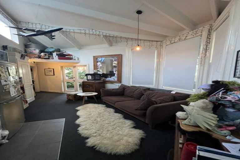 Photo of property in 4 Rangiora Avenue, Kaiwharawhara, Wellington, 6035