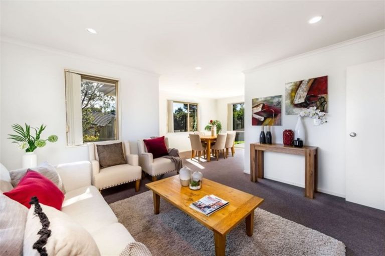 Photo of property in 15 Condor Place, Unsworth Heights, Auckland, 0632