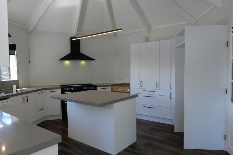 Photo of property in 3 Nugget Grove, Raumati Beach, Paraparaumu, 5032