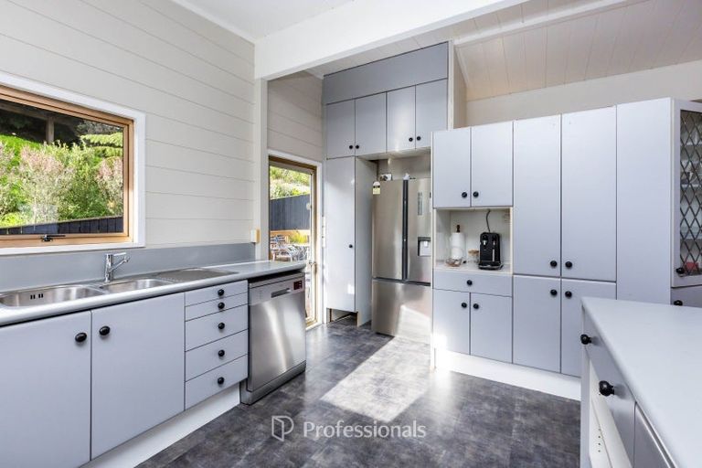 Photo of property in 52 Cypress Drive, Maungaraki, Lower Hutt, 5010