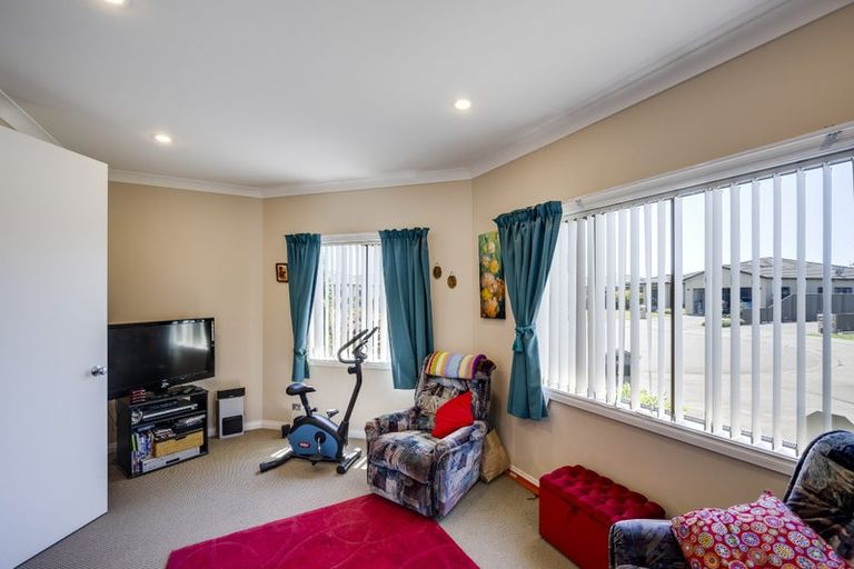 Photo of property in 18 Portland Place, Poraiti, Napier, 4112