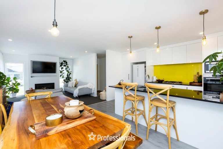 Photo of property in 21 Salisbury Crescent, Wallaceville, Upper Hutt, 5018