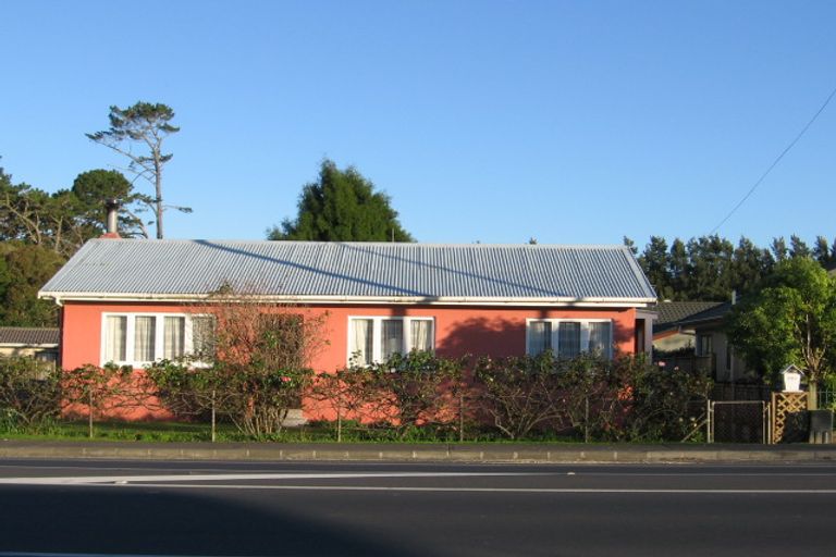 Photo of property in 690 Swanson Road, Swanson, Auckland, 0612