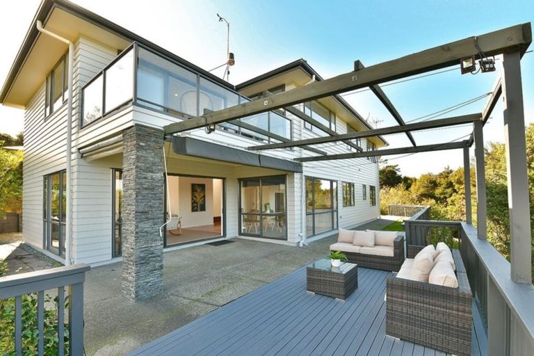 Photo of property in 80 Kittiwake Drive, Schnapper Rock, Auckland, 0632