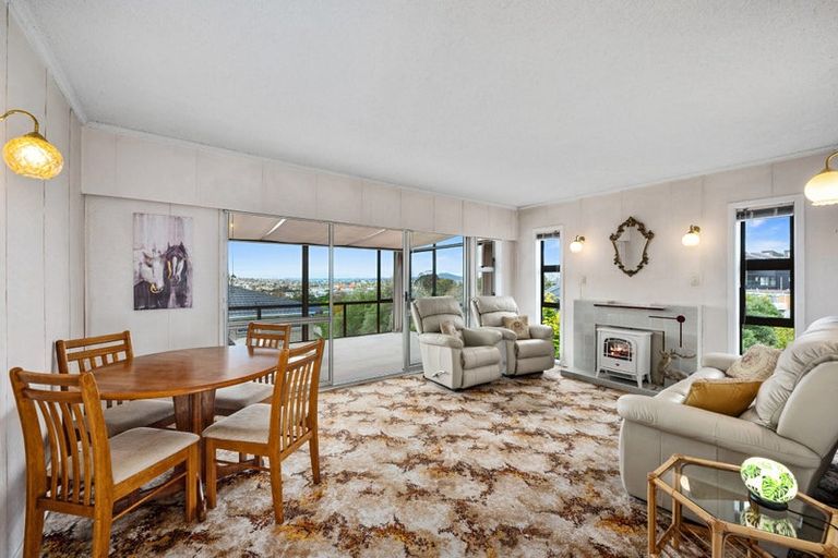 Photo of property in 1/3 Hall Road, Glenfield, Auckland, 0629