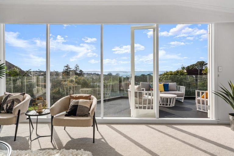 Photo of property in 90 Sandspit Road, Shelly Park, Auckland, 2014