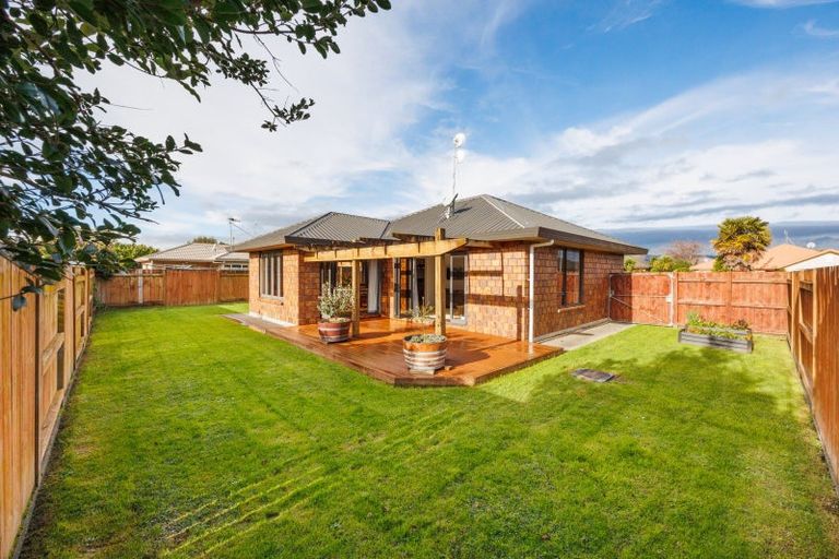 Photo of property in 34 Meridian Grove, Kelvin Grove, Palmerston North, 4414