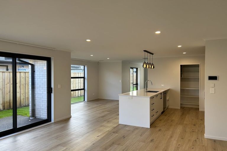 Photo of property in 4 Crosado Place, Rolleston, 7614