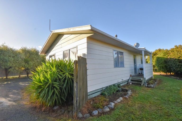 Photo of property in 16 Tasman Crescent, Carterton, 5713