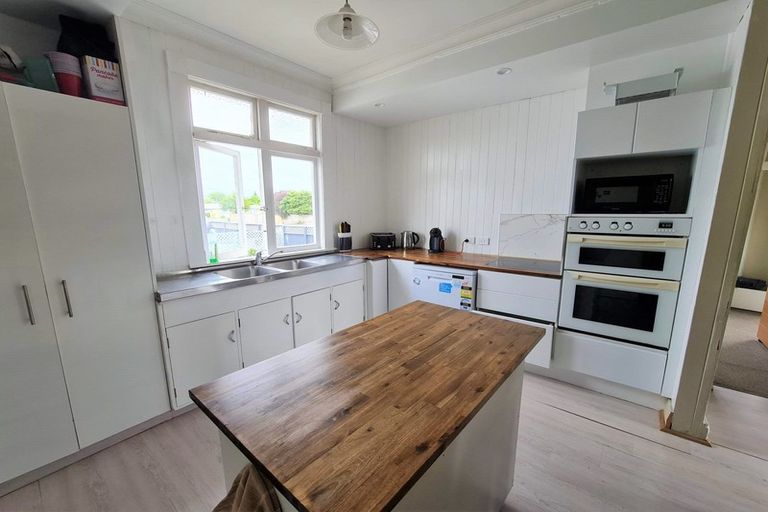 Photo of property in 42 Chelwood Street, Takaro, Palmerston North, 4412