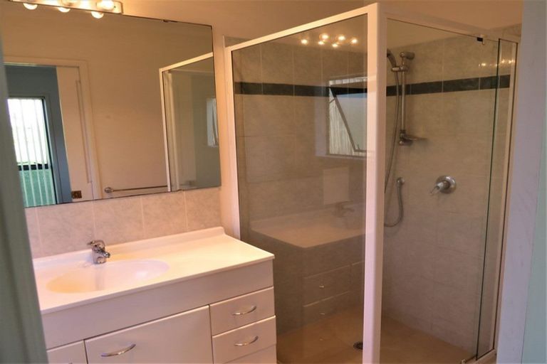 Photo of property in 34 Basra Drive, Henderson, Auckland, 0612