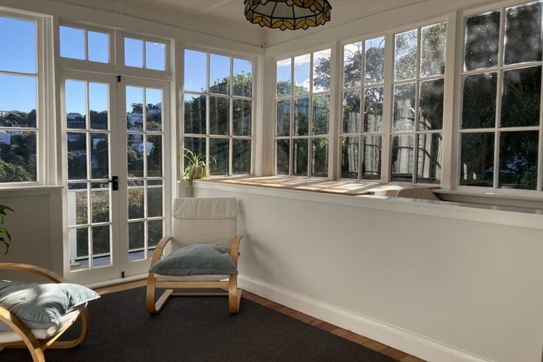 Photo of property in 30 Saint Michaels Crescent, Kelburn, Wellington, 6012