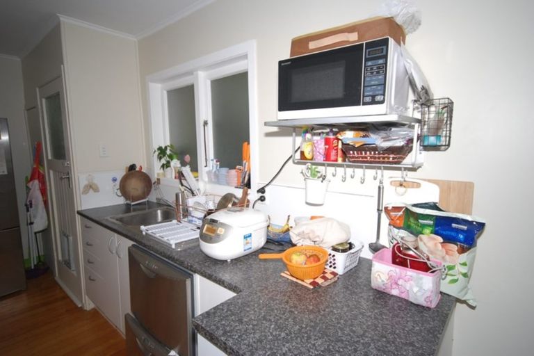 Photo of property in 21 Amberley Avenue, Te Atatu South, Auckland, 0610