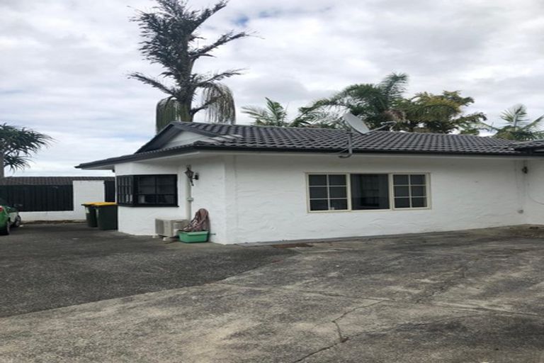 Photo of property in 8 Himalaya Drive, Half Moon Bay, Auckland, 2012