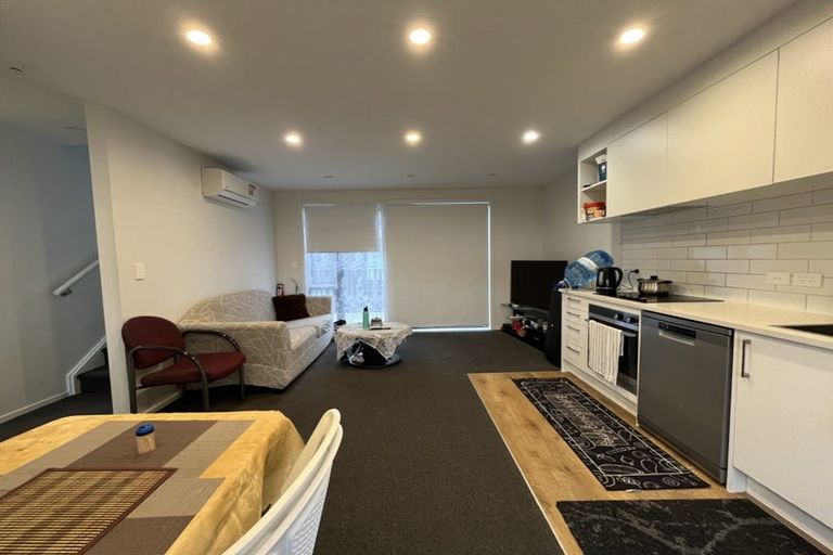 Photo of property in 12/1 Fruitvale Road, New Lynn, Auckland, 0600