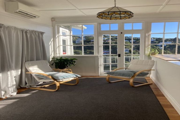 Photo of property in 30 Saint Michaels Crescent, Kelburn, Wellington, 6012