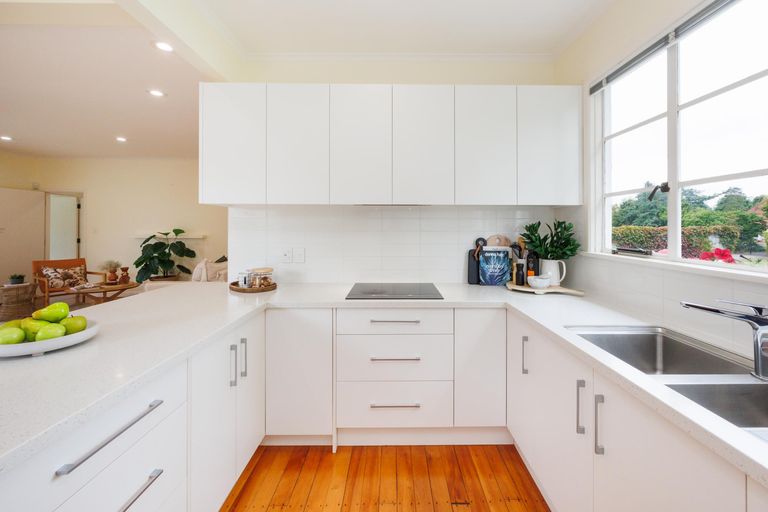 Photo of property in 215a Victoria Avenue, Hokowhitu, Palmerston North, 4410
