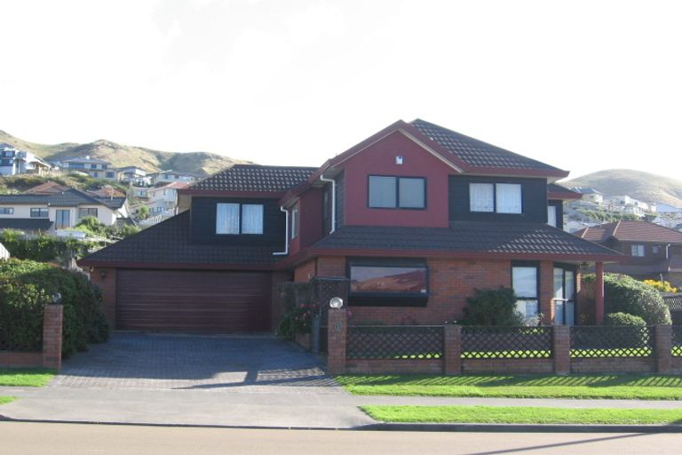 Photo of property in 140 Westchester Drive, Churton Park, Wellington, 6037