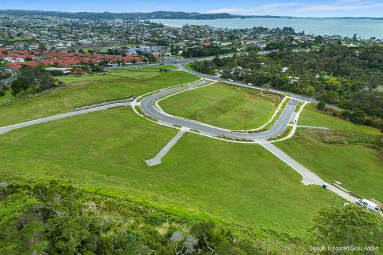 Photo of property in 15 Awanui Road, Red Beach, 0932