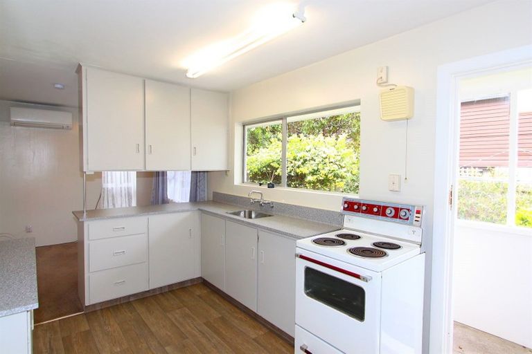 Photo of property in 63 Main Road, Redcliffs, Christchurch, 8081