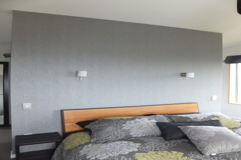 Photo of property in 217 Mark Avenue, Grenada Village, Wellington, 6037